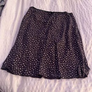 BRANDY MELVILLE FLORAL SKIRT